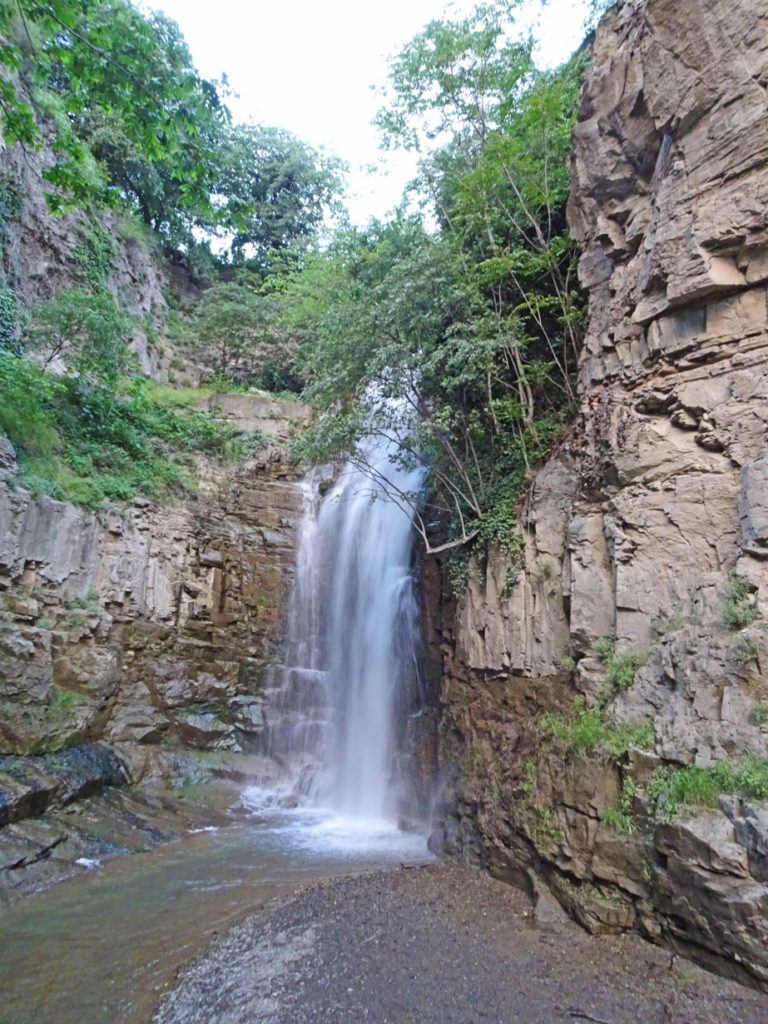Die Sehenswürdigkeit in Tiflis City, Wasserfälle der Thermalquellen